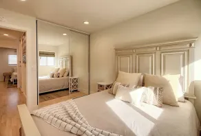 Walk to Beach - 2 bed/1 bath unit located in The Dunes - Image 4