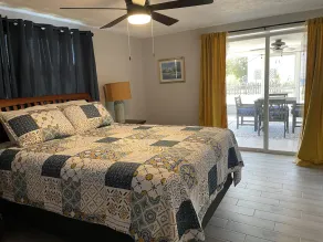 Channel Cat! One mile to the beach! Waterfront + pet friendly home near Venice. - Image 5