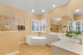 Maison moderne 4 Bd / 3 Bath Waterfront avec accès rapide au golfe et piscine chauffée - Image 2