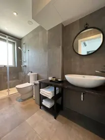 The Valley Room 7 condo with parking on premises - Image 2