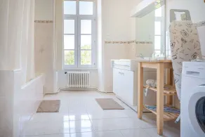 Large & Charming house / 5 mins from beach / 6 Bedrooms - Image 2