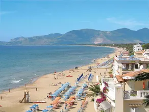 Beautiful apartment for 3 guests with A/C, WIFI, pool, TV, terrace and pets allowed - Image 5