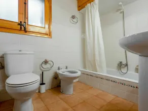 Atemberaubendes alleinstehendes Ferienhaus für 8 Leute mit  W-LAN, TV, Balkon und Haustiere erlaubt - Image 2