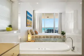 Stunning Apartment Opposite Town Beach with Spectacular Ocean Views - Image 5