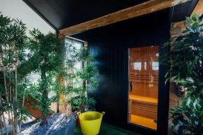 Beautiful Loft Apartment with Hot Tub and Sauna - Image 4