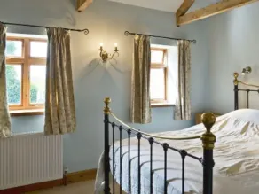Barn Conversion in peaceful Lincolnshire countryside with views towards Lincoln - Image 4