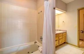 Jordan Condominium 3 Bedroom condo - Image 5