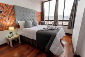 Modern 1 bedroom apartment with garage - Image 4