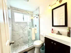 Smukke Westlake Palisades Home - Image 3