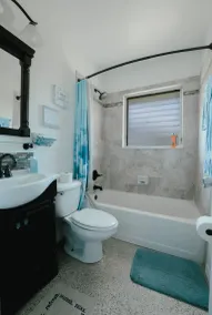 Sea Side Tropical rental home 5 min to town & beaches. - Image 4