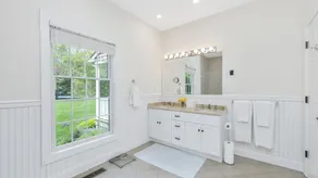 Classic-style Hamptons home, heated freshwater pool, fire pit, extensive... - Image 4