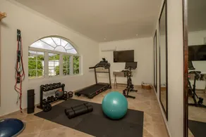 3 Bedroom Villa on West Coast Ridgefront - Image 2