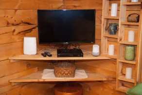 Rustic, small and primitive cabin - Riverview Cabin, LLC - Image 2