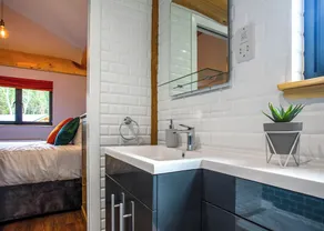 3 bedroom accommodation in Ellesmere - Image 2