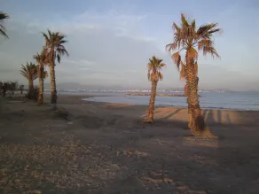 Facing the sea and lake. Ideal for holidays. - Image 4