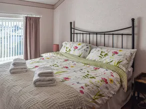 3 bedroom accommodation in Amlwch - Image 3