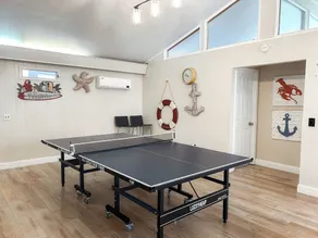 Live large vacation home-5 bedrooms/3 bath. 1 mile to Disney Parking Tram - Image 2