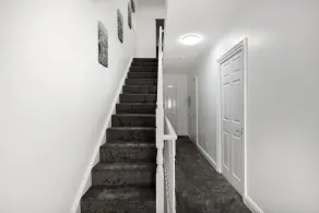 Stylish 4 bed 3 bath- Mill Hill - Image 2