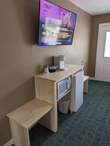 The Greenland Motel - Room No. 7 - Image 5