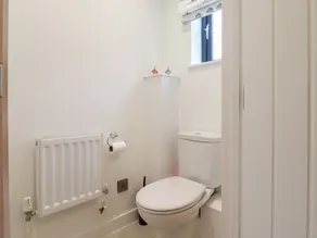 9 OAKS COURT, pet friendly, country holiday cottage in Aldeburgh - Image 3