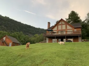Chalet w/ Lake & MT views, Hot Tub, Pet friendly,  <10mins to Lake & Golf - Image 4