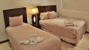 Flamingo Beach Villa - One of Few Renovatd Units- Walk to Beach- Bikes Included - Image 5