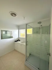 Bord de l'eau de luxe à Manns Plage - Image 3