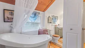 Minutes to Lake Arrowhead Village Cozy & Secluded Cedar Cove by Avantstay - Image 3
