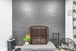 Beautiful remodeled 2 bedroom, walking distance from Downtown with AC - Image 2