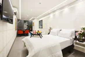 Luxury Room with Jacuzzi - Image 5