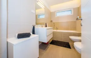 Two-Bedroom Apartment In Murter - Image 3
