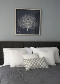 Lovely 2 bedroom home in a quiet safe neighborhood - Image 5