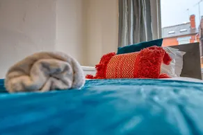 3 Bedroom House Sleeps 6 - Image 4