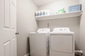 Grand Park, Westfield, Space For Entire Team, Sleeps 30 comfortably. Unit B - Image 2