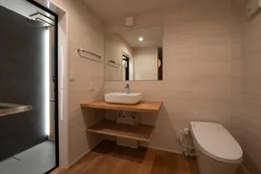 ECHOWOODS - Gorgeous 4-bed, 4-bath Brand New Home with Large Japanese Bath, Fireplace inside Echoland - Image 3