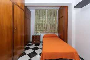 Holiday Apartment \"Fantástico Apartamento Vacaciones\" with A/C & Wi-Fi - Image 5