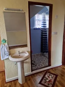 Lux Suites Weavers Haven Guest House - Image 4