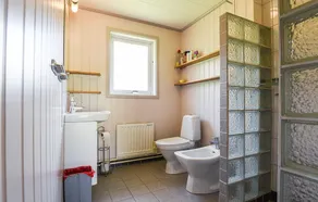 Cozy Home In Vänersborg With Wifi - Image 4
