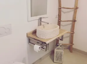 Villa med fantastisk sjöutsikt och privat saltvattenpool - Image 3