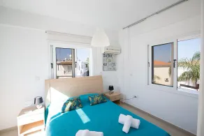 Villa Dion, Modern 3BDR Villa with Pool, Close to the Beaches and Amenities - Image 5