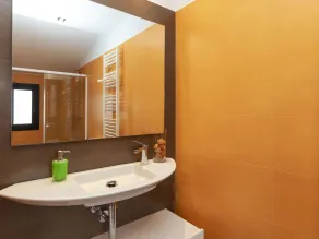 Smuk privat feriebolig for 7 personer med privat pool, klimaanlæg, WIFI, TV og gårdhave - Image 2
