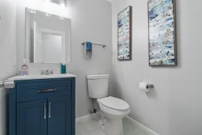 Modern Oasis- Downtown Luxury Stay, Spacious Cozy Home - Image 3
