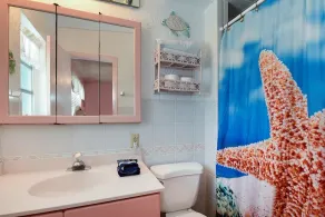 Stunning 4-bedroom oceanfront home in Islamorada, perfect for 8 guests. - Image 3
