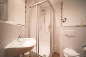 Ferienhaus Malve 2 – Familienglück unter Reet mit Platz für Zwei- und Vierbeiner - Image 3