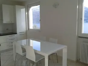 CASA AZALEA Grazioso appartamento con meravigliosa vista lago - Image 4