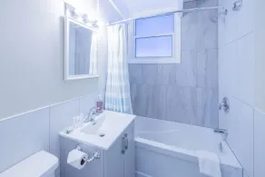Mountain View Boutique Suite with contactless entry - The Lake at Blue Mountains - Image 2