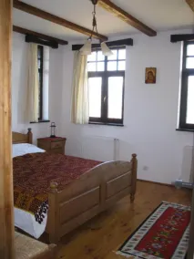 Stunning views, cozy setting, nature, pet friendly - Image 3