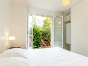 Apartment in Montauroux with Pool & Forest Views - Image 4