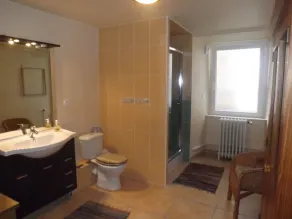Premio urbano chalet al piano terra per 2-6 pers Fougeres storici, etichetta Casa di p - Image 2