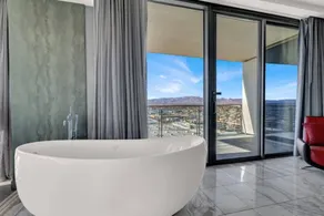 Dream Penthouse at Palms Place - Image 5